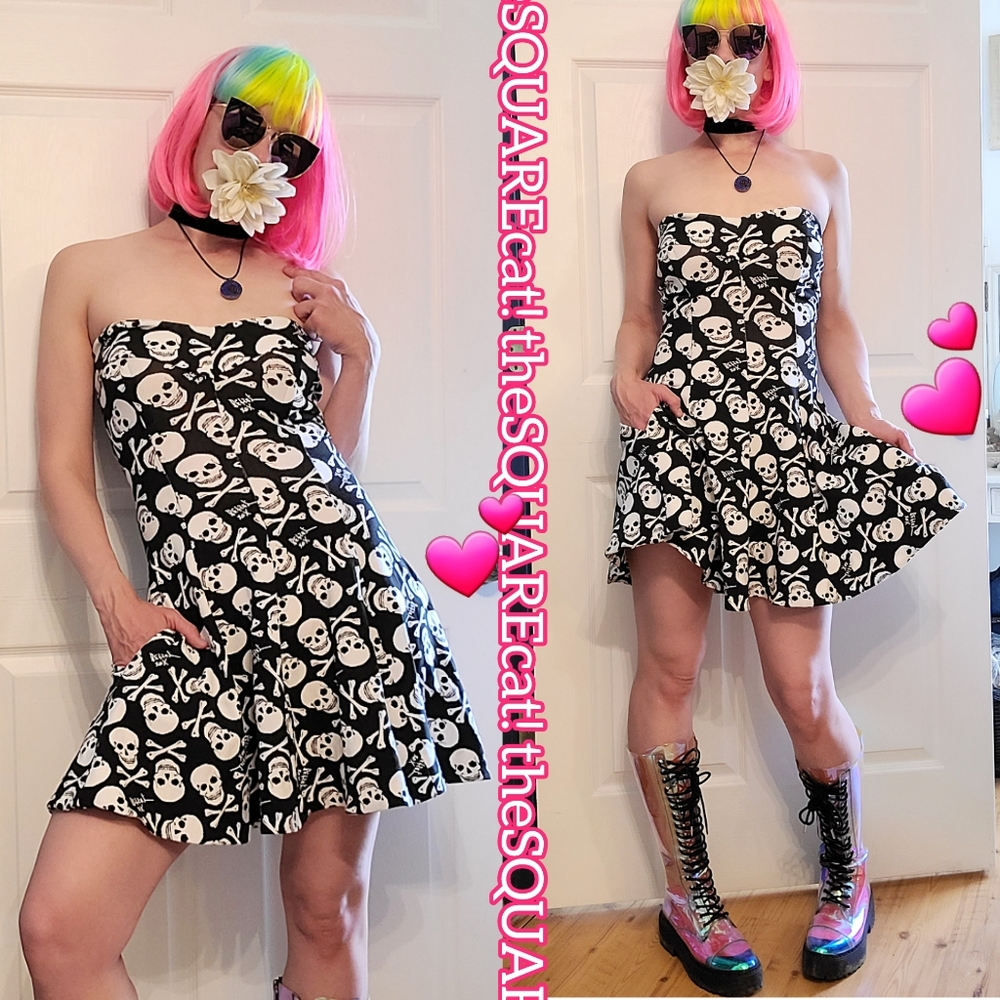 Betsey Johnson vtg skulls & bones 2 pockets fit & flare retro goth pin-up dress!